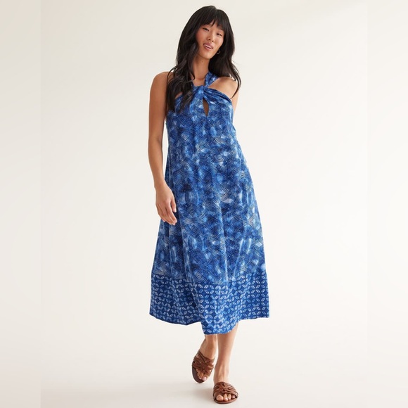 Reitmans Dresses & Skirts - NWOT Reitmans Navy Patterned Halter Dress